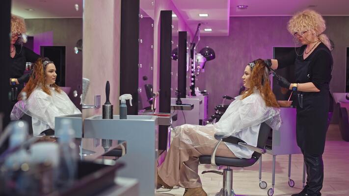 Best ladies's beauty parlour in kolkata